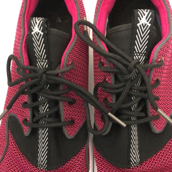 NIKE JORDAN ECLIPSE FUCHSIA TRAINERS RUNNING SNEAKERS MENS SIZE 8Y - Picture 13 of 16